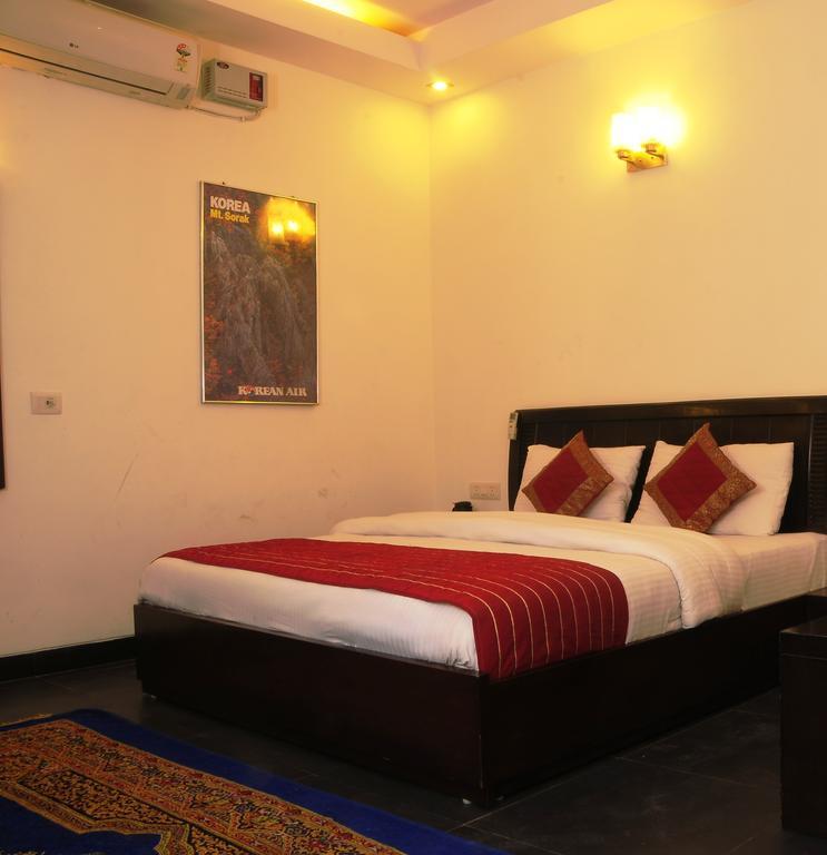 Airport Hotel Daya Capitol New Delhi Exterior photo
