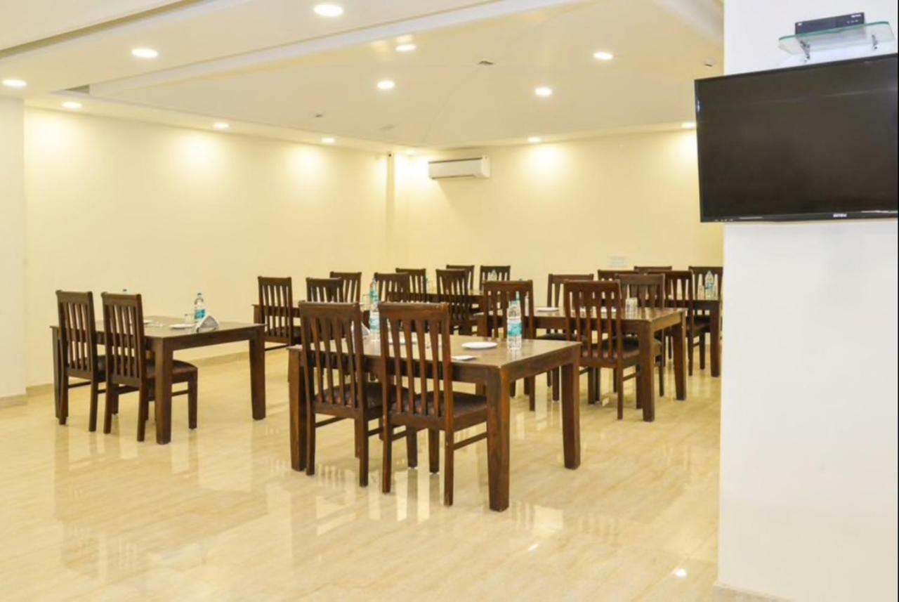 Airport Hotel Daya Capitol New Delhi Exterior photo