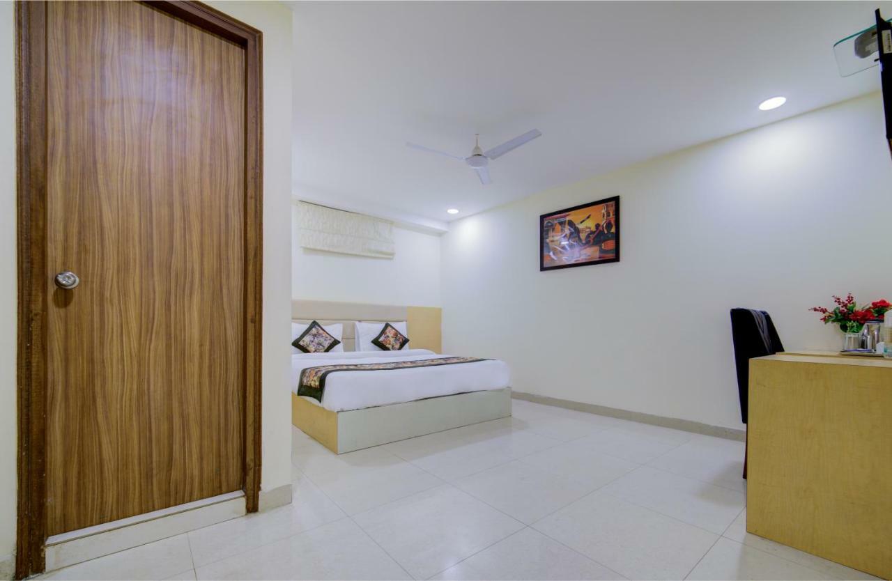 Airport Hotel Daya Capitol New Delhi Exterior photo