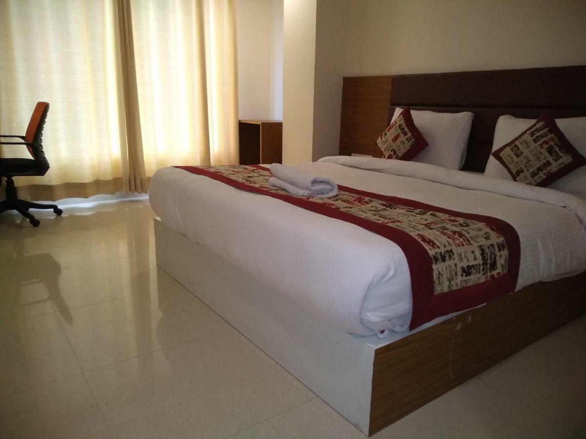 Airport Hotel Daya Capitol New Delhi Exterior photo
